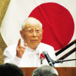 2018年9月8日、ホリデーイン・トーレンスで行われた「移民150周年―日系パイオニアに感謝する講演会」で話す三宅明巳さん、当時99歳だった。(Cultural News Photo/ Shige Higashi)
